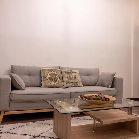 Design 1bdr In Center - Free Parking *
